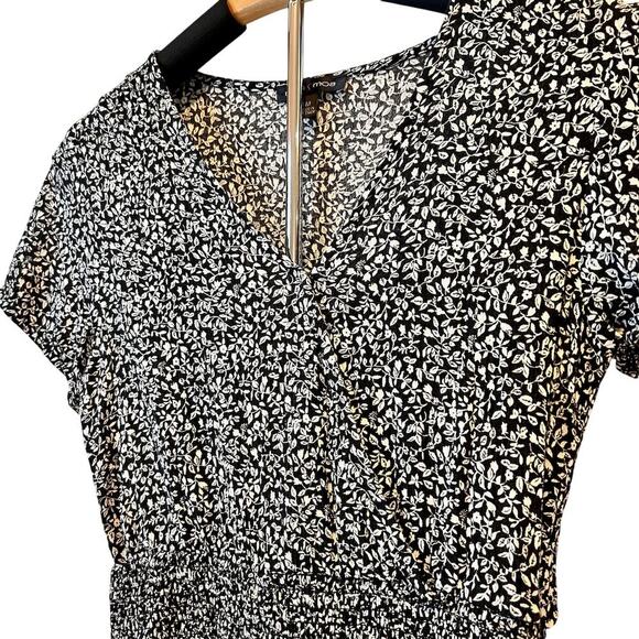 Feminine Boho Black & White Floral Flutter Sleeve Blouse Smocked Waist Medium - Picture 4 of 9